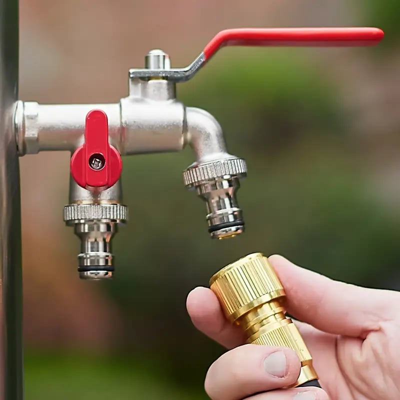 🔥Desconto de 50% no último dia!🔥Torneira de Jardim Universal em Aço Inoxidável com Duas Saídas – Válvulas Independentes, Resistente e de Fácil Instalação