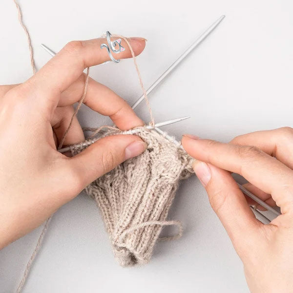 💥 Achetez 1 et obtenez 1 gratuitement- Anneau ajustable pour le tricot et le croche