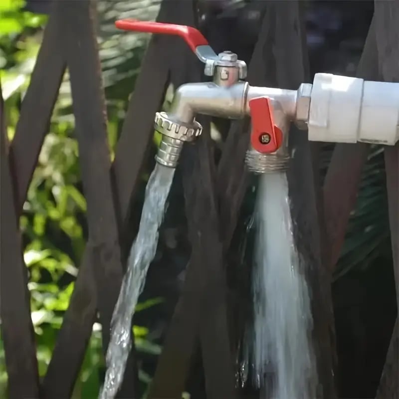 🔥Desconto de 50% no último dia!🔥Torneira de Jardim Universal em Aço Inoxidável com Duas Saídas – Válvulas Independentes, Resistente e de Fácil Instalação
