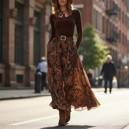 Conjunto de duas peças para mulher com top elegante e saia maxi estampada